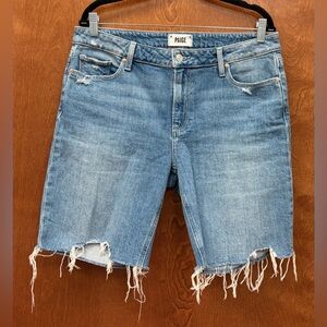 Paige Jax Knee Denim Shorts Cutoff Raw Hem Light Distressing Medium Wash Size 31